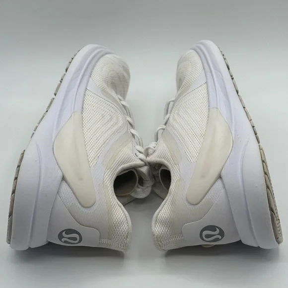 LULULEMON White running women’s shoes size 7.5 - Picture 7 of 9